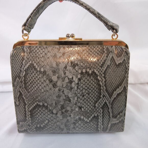 Liz Claiborne Gray Snakeskin Kisslock Frame Bag - Picture 2 of 8
